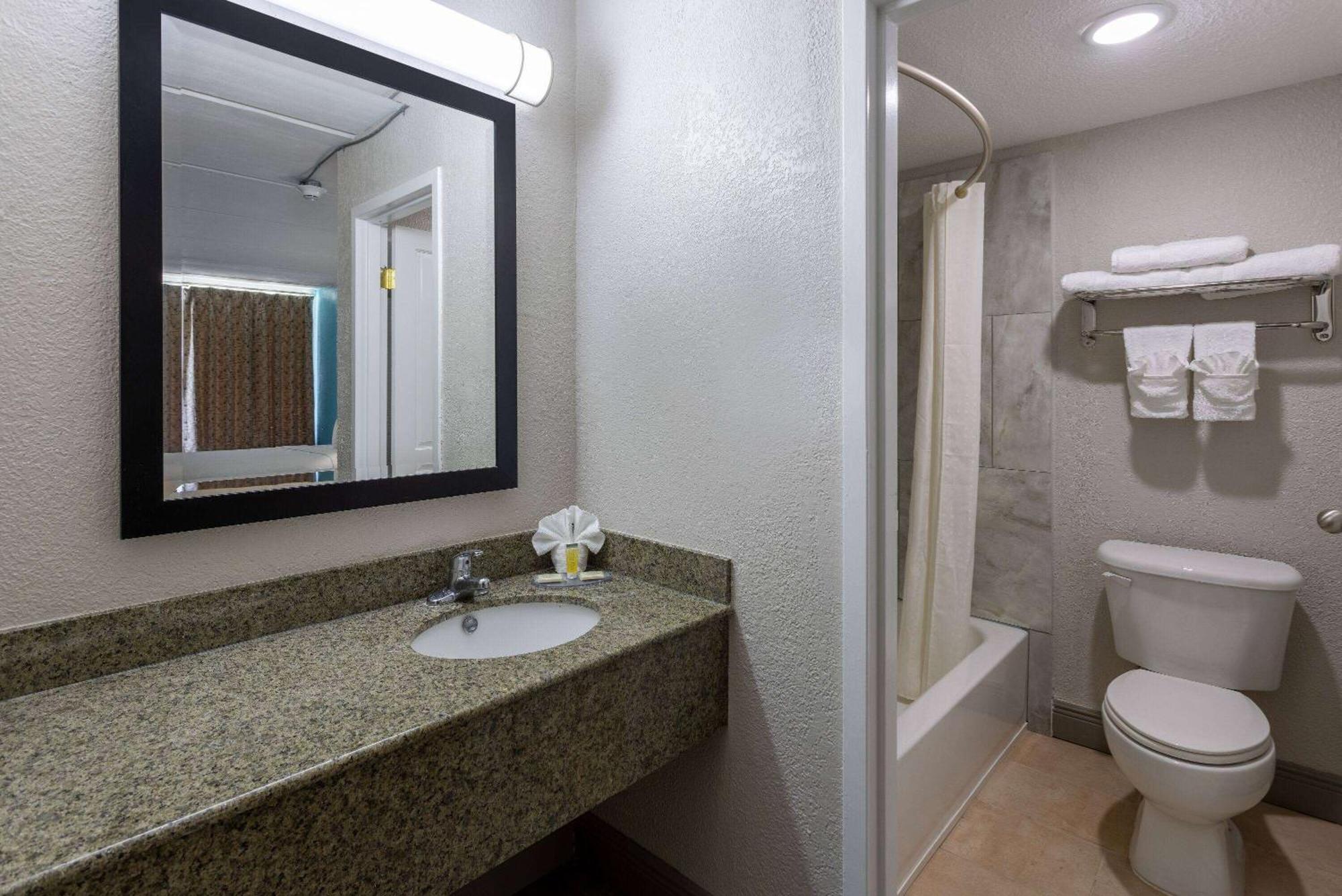 Travelodge By Wyndham Kingsland Ga Bagian luar foto